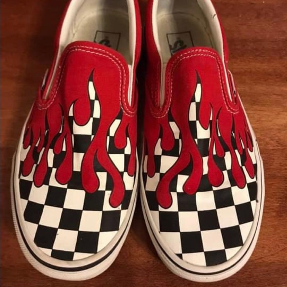 Vans Slip Ons Checkered Men’s 7/Women’s 8.5♥️🖤